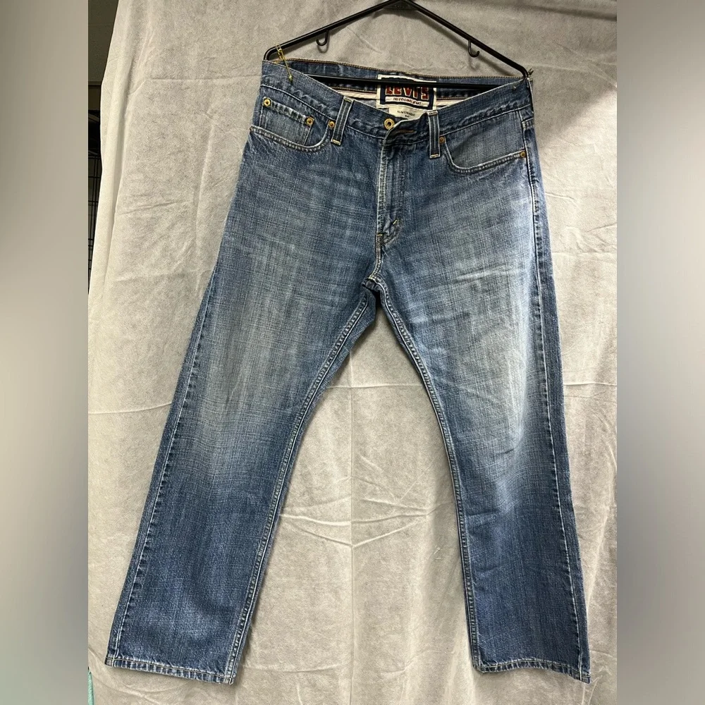 (20) Levi's Men's Blue and Navy Jeans